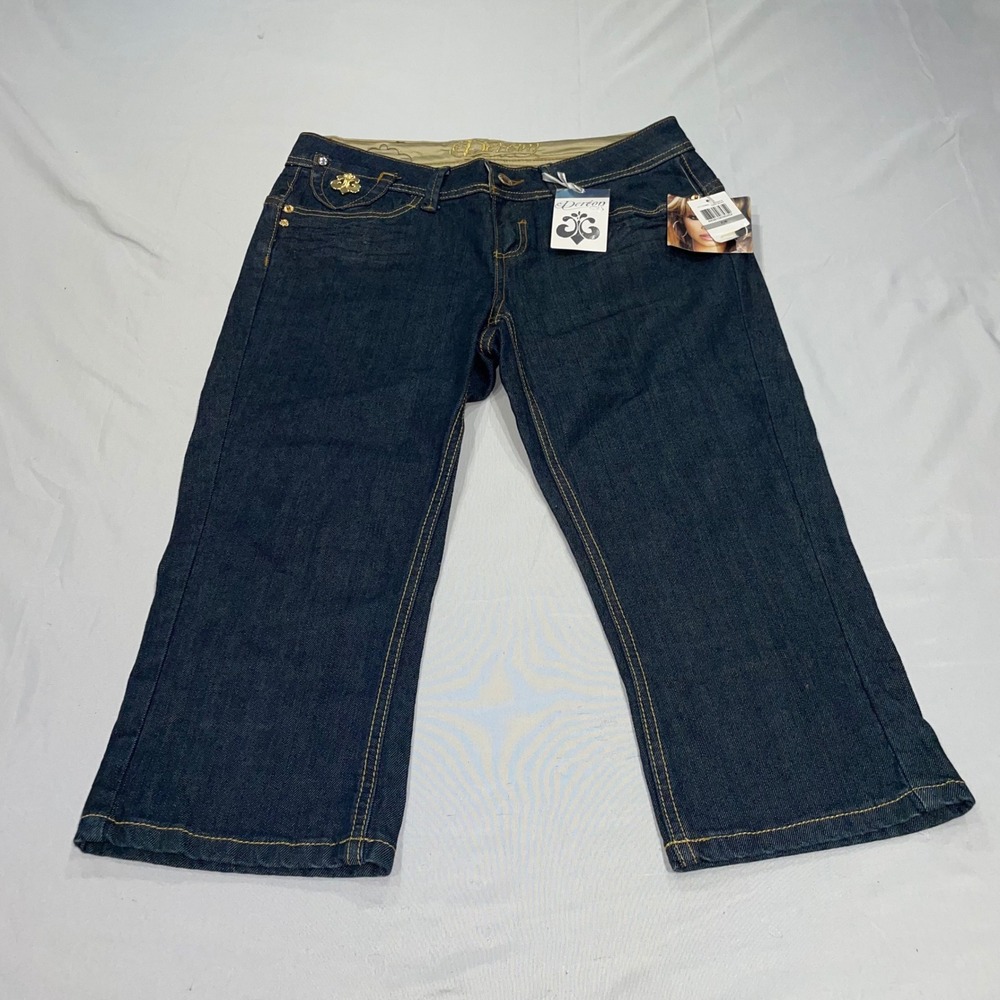 Dereon Women Dark Wash Embroidered Logo Capri Jeans Blue Gold Y2K Size 7/8 NWT